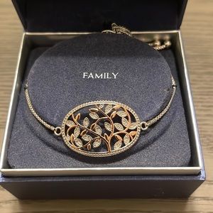 Family Tree Bracelet. Crystals from Swarovski 💎